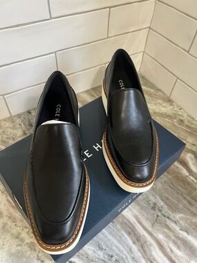 Cole Haan Women's Platform Venetian Loafers Black Size 8 NIB